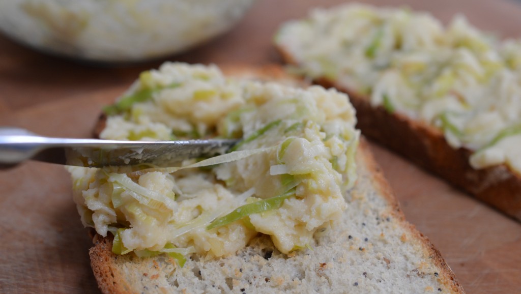 WR - spreading on toast