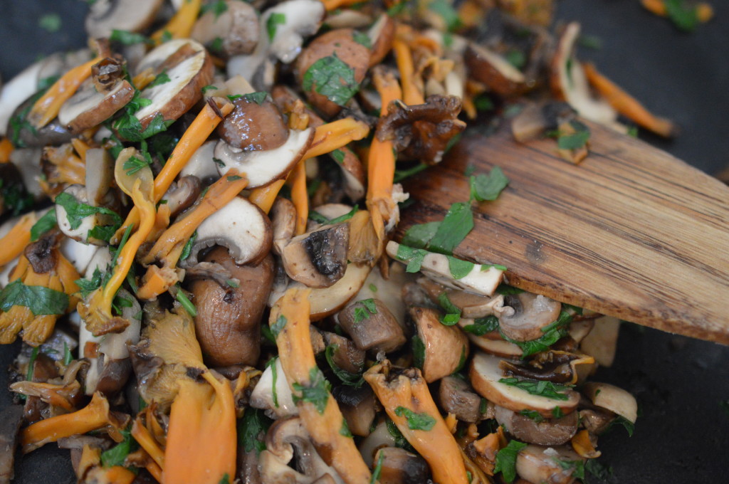 Gem Squash - mushrooms cook