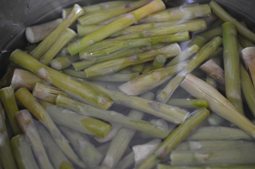 Asparagus soup 1kg woody ends 6 pints water