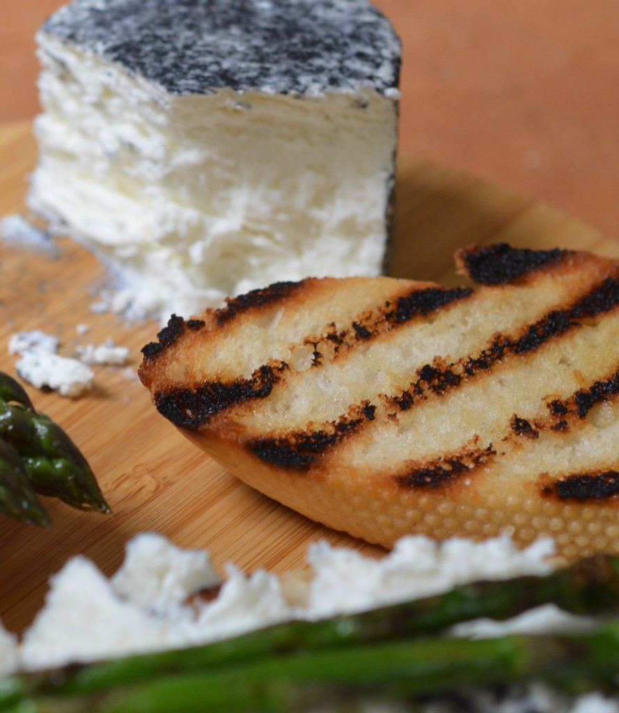 Asparagus soup -goats cheese