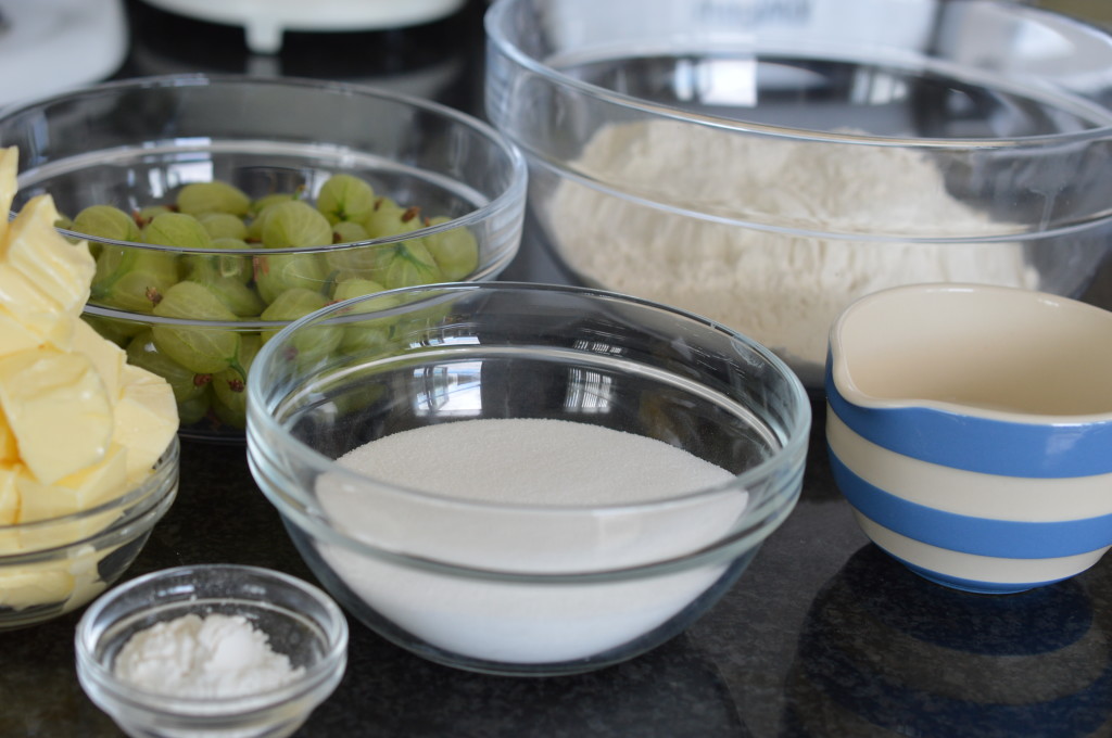 Gooseberry and Elderflower Cake