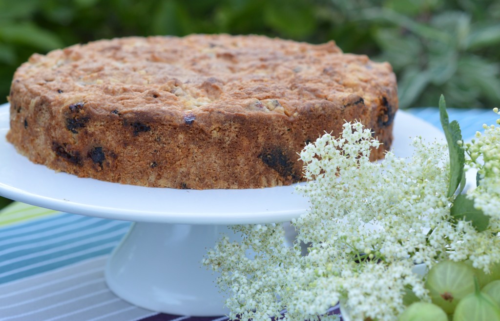 Gooseberry and Elderflower Cake 15